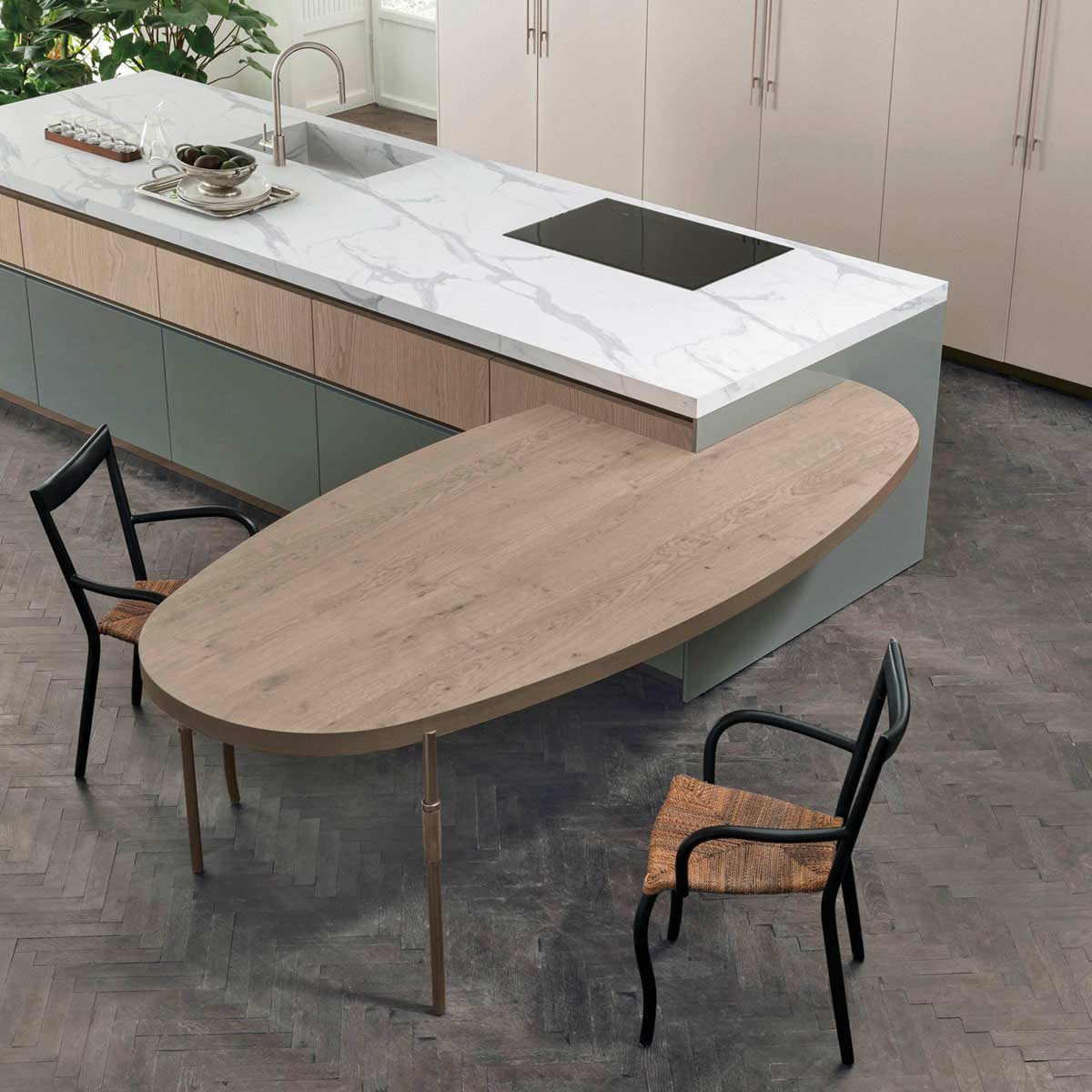 Cucina Stosa con penisola e sgabelli, piano in HPL